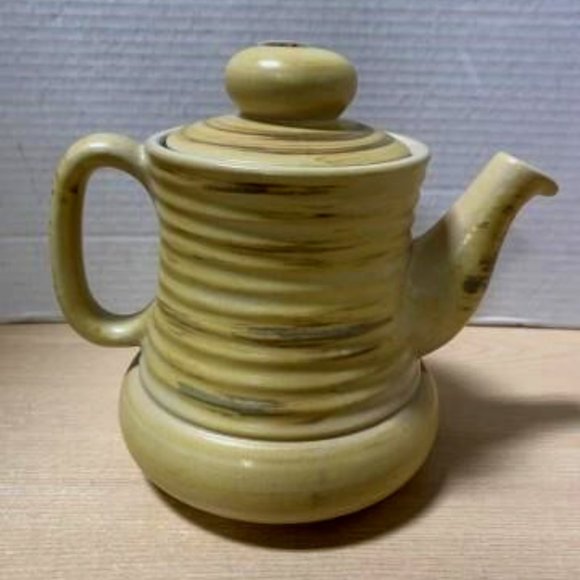 Cena-Belle pottery teapot - Picture 1 of 5